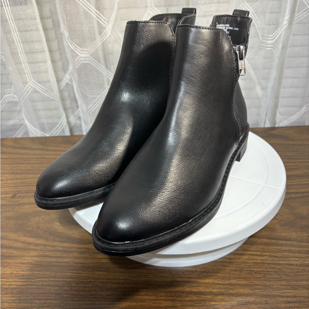 BOOT SALE NWT Universal Threads 7.5 Black Leather Ankle Boots 1” heel 7” high